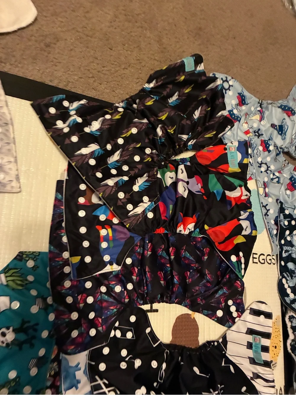 22 CLOTH DIAPERS ! Like new !